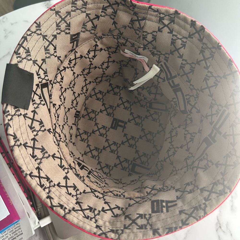 Off White Reversible Nylon Bucket Hat - image 4